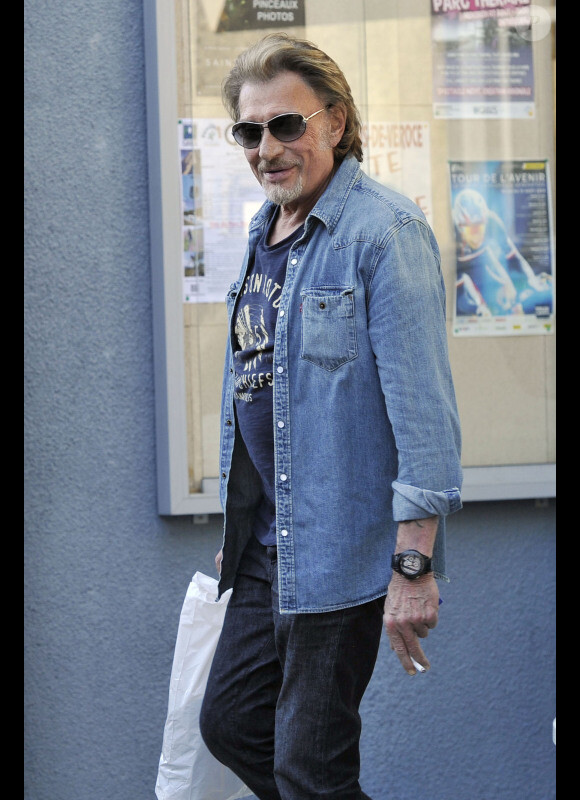 Johnny Hallyday en parfaite forme pour le dernier jour de tournage du film de Claude Lelouch "Salaud, on t'aime" à Saint-Gervais-les-Bains, le 31 juillet 2013.