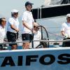 Le prince Felipe d'Espagne lors de son premier jour de course à la barre du  voilier Aifos le 31 juillet 2013 au 3e jour de la Copa del Rey, au large de Palma de Majorque.