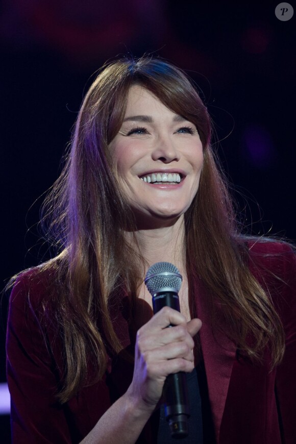 Exclusif - Carla Bruni lors de l'enregistrement de l'émission "Tout pour la Musique", présentée par Karine Ferri sur TF1. Le 1er juin 2013.