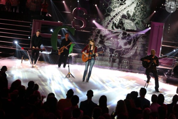 Exclusif - Carla Bruni lors de l'enregistrement de l'émission "Tout pour la Musique", présentée par Karine Ferri sur TF1. Le 1er juin 2013.