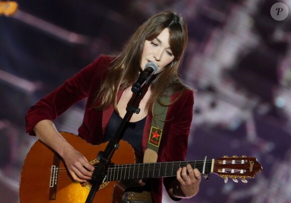 Exclusif - Carla Bruni lors de l'enregistrement de l'émission "Tout pour la Musique", présentée par Karine Ferri sur TF1. Le 1er juin 2013.