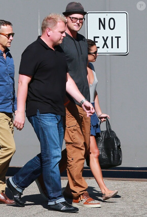 Lea Michele à la sortie d'un studio d'enregistrement à Hollywood, le 5 août 2013 avec les producteurs de Glee, Alex Anders et Adam Anders.