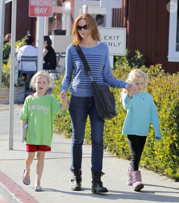 Marcia Cross de Desperate Housewives avec ses jumelles Eden et Savannah à Los Angeles, le 9 août 2013