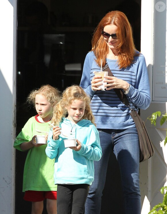 Marcia Cross avec ses jumelles Eden et Savannah à Los Angeles, le 9 août 2013