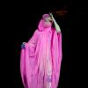 Lady GaGa en burqa rose lors du défilé Philip Treacy le 16 septembre 2012 à Londres.