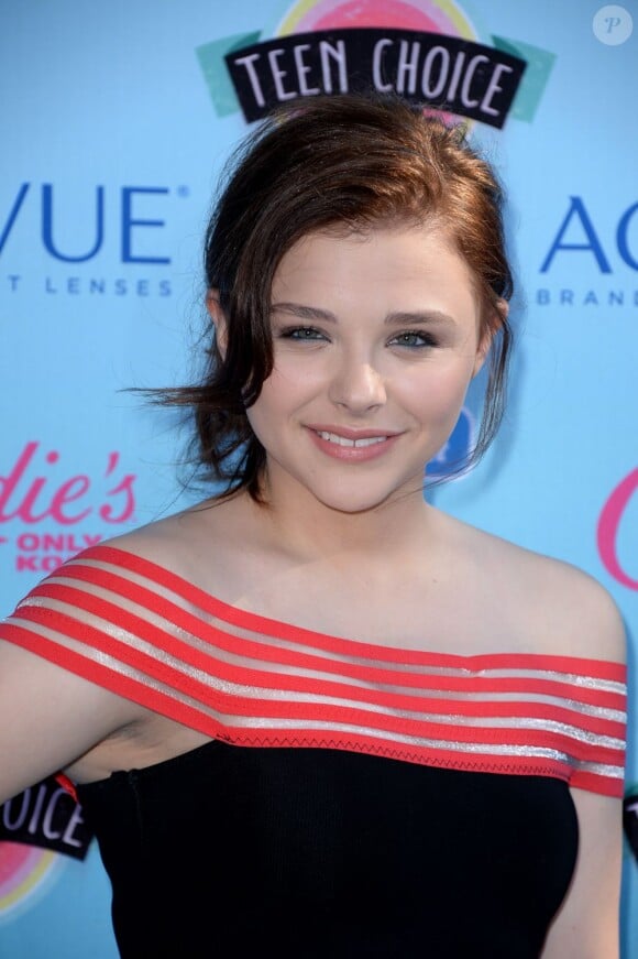 Chloë Grace Moretz aux 2013 Teen Choice Awards au Gibson Amphitheater à Los Angeles, le 11 août 2013.