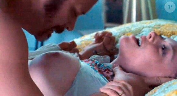 Amanda Seyfried en pleine scène de sexe avec Peter Sarsgaard pour le film Lovelace.