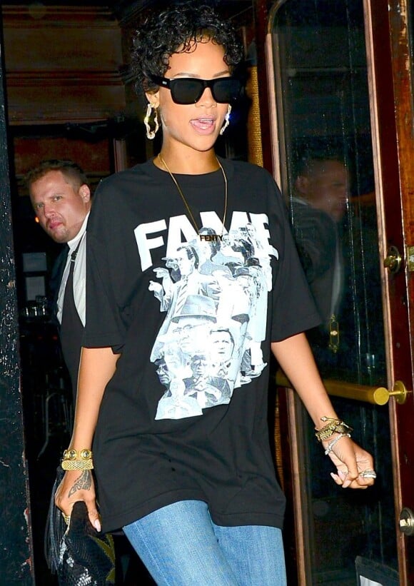 Rihanna quitte le restaurant Lyon dans le quartier de West Village. New York, le 12 août 2013.