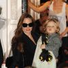 Angelina Jolie sort de chez Gwen Stefani avec son fils Knox Leon Jolie-Pitt, à Londres, le 26 septembre 2011.
