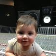 A 6 mois, Milan Piqué Mebarak, le fils de Shakira, accompagne sa maman partout et même en studio !
