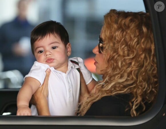 Shakira et son fils Milan à Los Angeles le 15 août 2013.