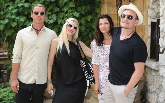 Gavin Rossdale, Gwen Stefani, Alison Hewson et Bono déjeunent au restaurant la Colombe d'Or. Saint-Paul de Vence, le 8 aout 2013.