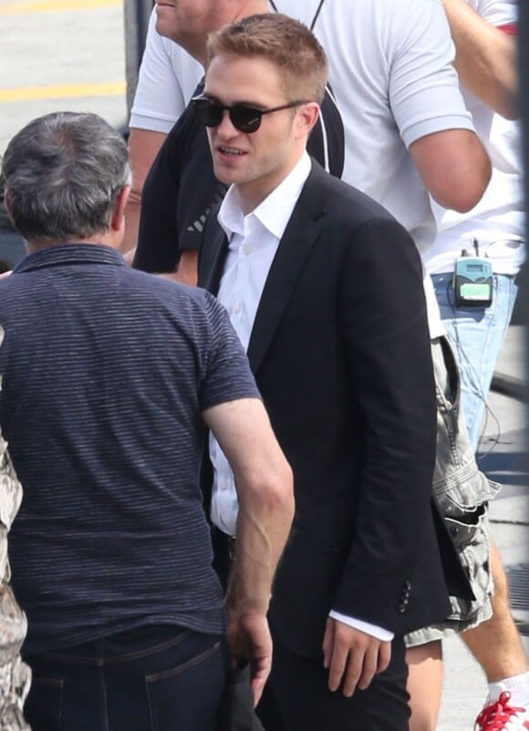 Robert Pattinson est sur le tournage du film "Maps to the Stars" à Union Station, Los Angeles, le 17 août 2013.