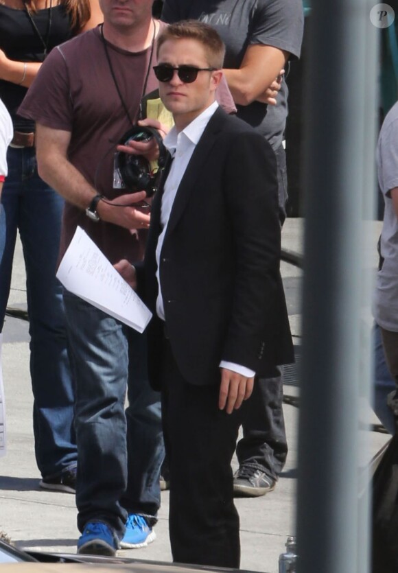 Robert Pattinson sur le tournage du film "Maps to the Stars" à Union Station, Los Angeles, le 17 août 2013.