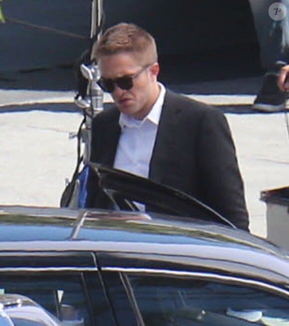 Robert Pattinson sur le tournage du film "Maps to the Stars" à Union Station, Los Angeles, le 17 août 2013.