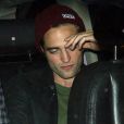 Robert Pattinson, fatiguée et pensif après une petite rixe à la sortie du Troubadour, Los Angeles, le 16 août 2013.