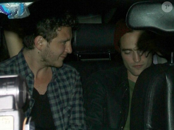 Robert Pattinson fatigué au Troubadour le 16 août 2013.
