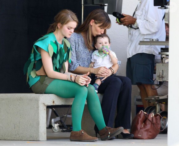 Jennifer Garner maman poule et Kerris Dorsey sur le tournage du film "Alexander And The Terrible, Horrible, No Good, Very Bad Day" à Los Angeles, le 20 août 2013.