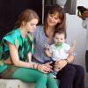 Jennifer Garner, un bébé, et Kerris Dorsey sur le tournage du film "Alexander And The Terrible, Horrible, No Good, Very Bad Day" à Los Angeles, le 20 août 2013.