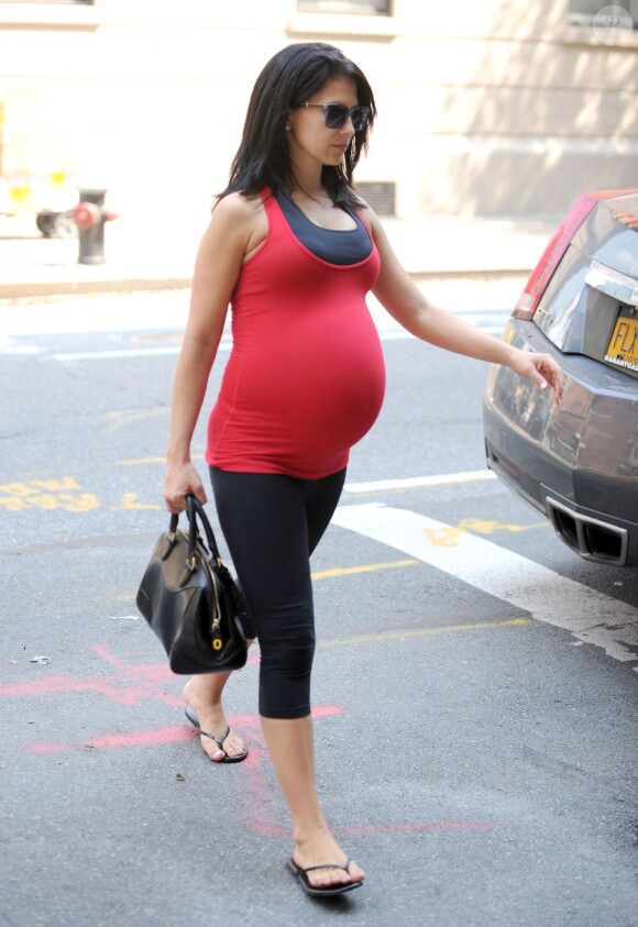 La femme d'Alec Baldwin, Hilaria Thomas (enceinte) à New York, le 21 août 2013.