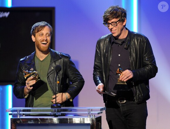 Dan Auerbach et Patrick Carney lors des Grammy Awards au Staples Center de Los Angeles, le 10 février 2013.