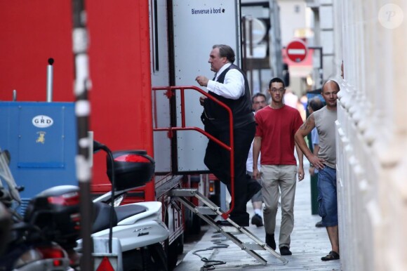Exclusif - Gérard Depardieu sur le tournage du film "F2014" à Paris, le 2 août 2013.