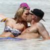 Sarah Harding (Girls Aloud) en vacances le 8 août 2013 avec son amoureux Mark Foster (Foster the People) à Las Vegas.