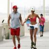 Sarah Harding (Girls Aloud) et son amoureux Mark Foster (Foster the People) à Venice Beach, Los Angeles, le 12 août 2013. 