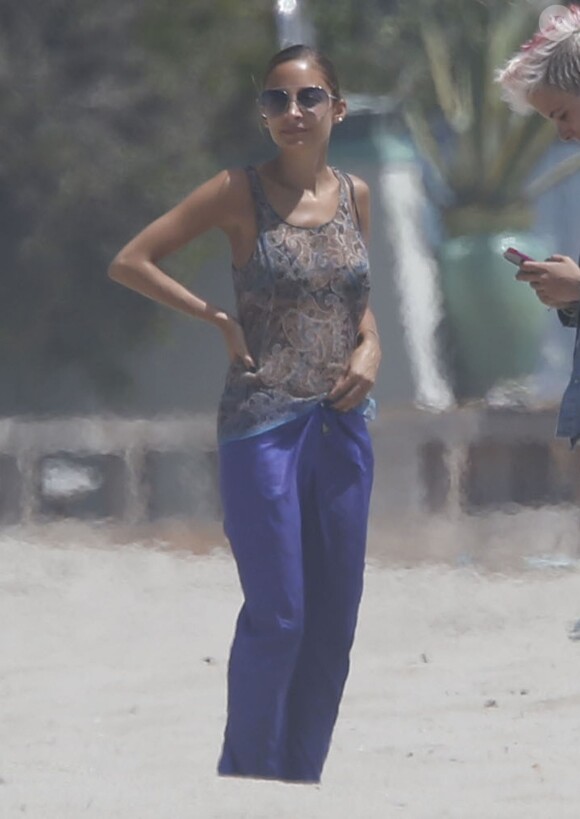 Nicole Richie et ses enfants Harlow et Sparrow sur la plage à Malibu, le 31 août 2013.