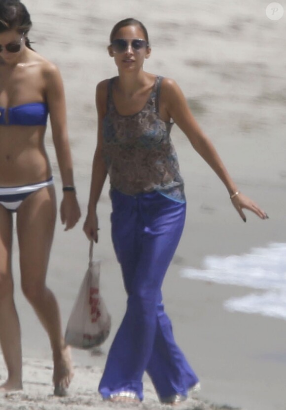 Nicole Richie et ses enfants Harlow et Sparrow sur la plage à Malibu, le 31 août 2013.