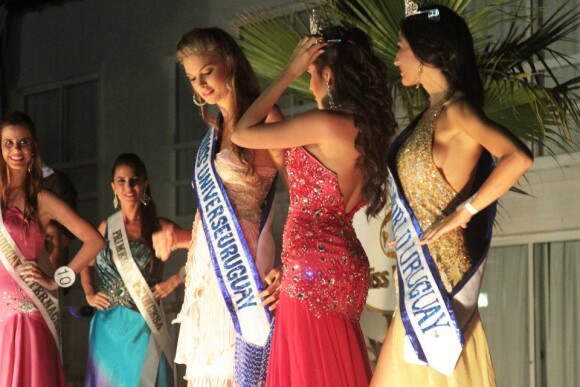 Micaela Orsi lors de son sacre de Miss Uruguay 2013