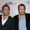 Gilles Lellouche et Jean Dujardin lors de l'avant-première des Infidèles à Paris le 14 février 2012.