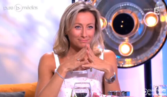 Anne-Sophie Lapix dans C à vous sur France 5, le 5 septembre 2013.