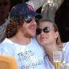 Carles Puyol et sa belle Vanesa Lorenzo en vacances à Ibiza le 30 juin 2013.