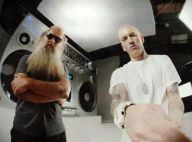 Eminem : Déchaîné dans le clip de Berzerk, embarrassé en pleine interview