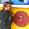 Clara au téléphone dans la quotidienne de Secret Story 7 sur TF1 le mercredi 11 septembre 2013