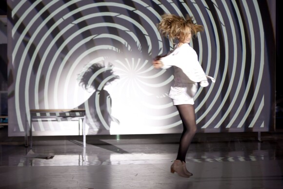 La comédienne Cécile de France dans "Anna", au Théâtre du Rond-Point jusqu'au 6 octobre 2013.