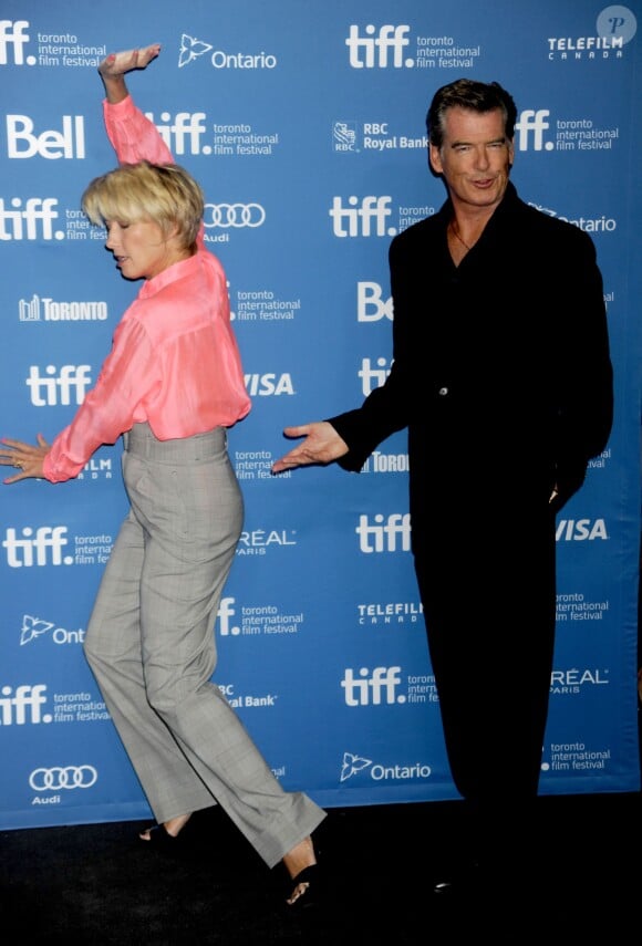 Les acteurs Emma Thompson et Pierce Brosnan lors de la conférence de presse du film Love Punch au Festival international du film de Toronto le 12 septembre 2013
