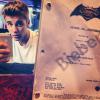Justin Bieber a posté sur Instagram une photo du script de Batman vs. Superman qui lui a été destiné. Un premier gros rôle pour le chanteur ?