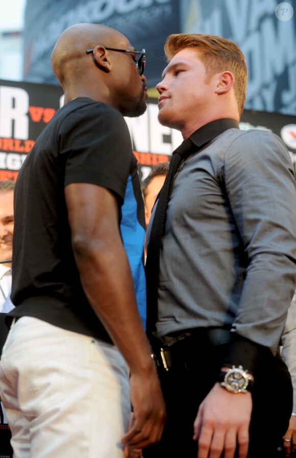 Les boxeurs Floyd Mayweather Jr. et Saul Alvarez en conférence de presse à New York, le 24 juin 2013.