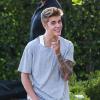 Justin Bieber, détendu sur le tournage d'un sketch pour Funny or Die à Los Angeles. Le 13 septembre 2013.