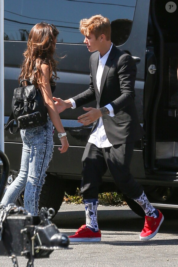 Justin Bieber et Jacque Rae sur le tournage d'un sketch pour Funny or Die à Los Angeles. Le 13 septembre 2013.