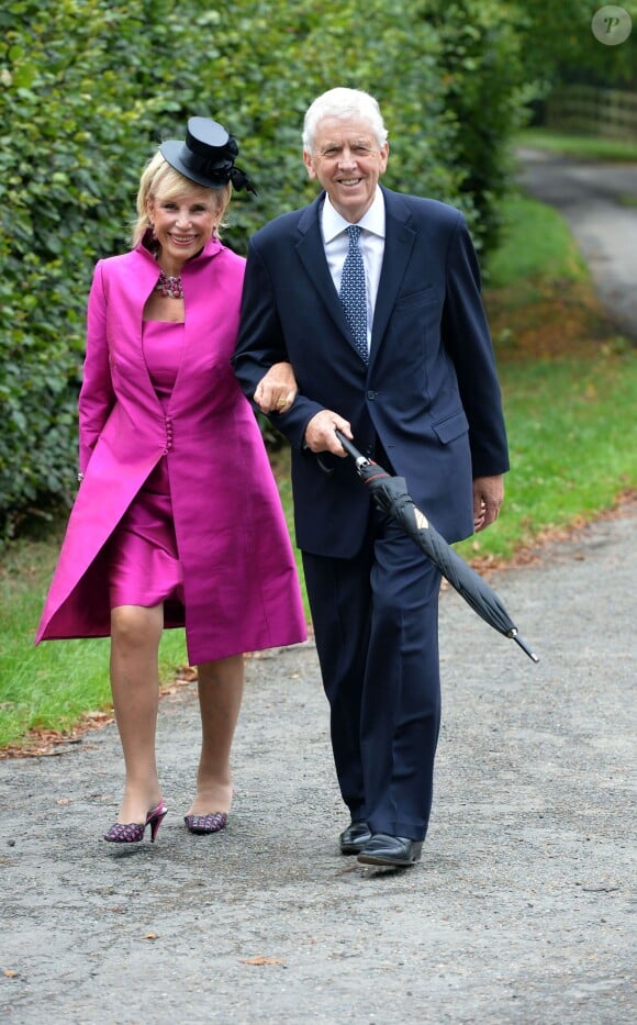 Sir Charles et Lady Carla Powell lors du mariage d'Euan Blair et Suzanne Ashman à Wooten Underwood, le 14 septembre 2013.