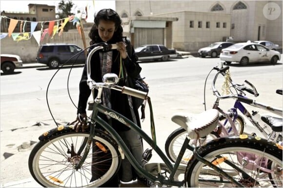 Image du film Wadjda avec la jeune Waad Mohammed, sorti le 6 février 2013, qui représentera l'Arabie saoudite aux Oscars 2014