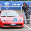 Edinson Cavani et sa rutilante Ferrari 458 Italia au Camp des Loges à Saint-Germain-en-Laye le 15 septembre 2013