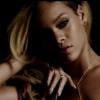 Rihanna tout en charme dans la publicité pour le parfum Rogue.