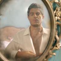 Vincent Niclo : Ténor de l'amour et bourreau des coeurs dans ''Besame Mucho''