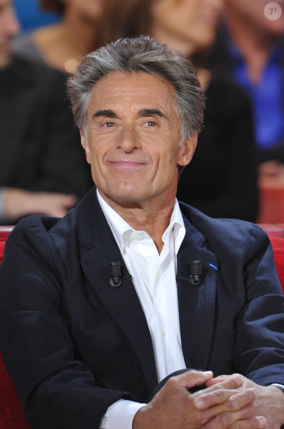Gérard Holtz - Enregistrement de l'émission "Vivement Dimanche" à Paris le 12 décembre 2012.