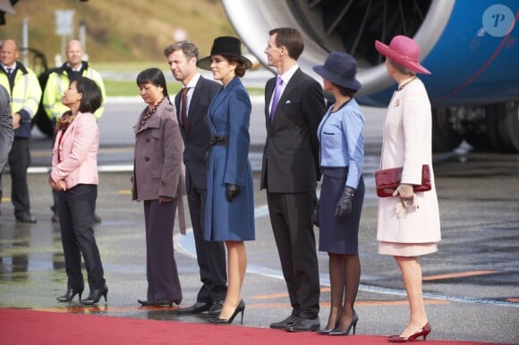 La reine Margrethe II de Danemark, entourée de son époux le prince Henrik et de ses fils les princes Frederik, avec la princesse Mary, et Joachim, avec la princesse Marie, ainsi que de la princesse Benedikte, accueillait le 18 septembre 2013 le président du Vietnam Truong Tan Sang et son épouse Mai Thi Hanh, pour une visite d'Etat de trois jours.