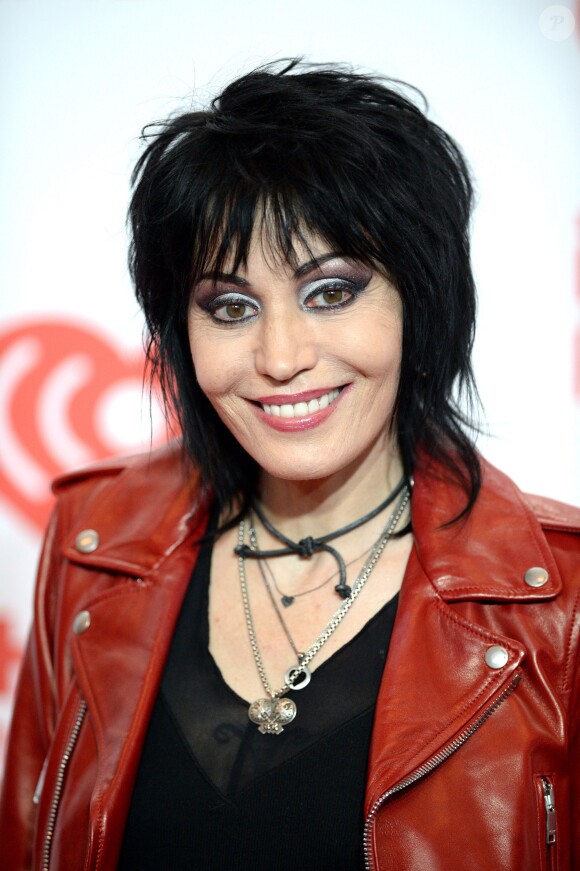 Joan Jett sur le tapis rouge du iHeartRadio Music Festival au MGM Grand Arena à Las Vegas, le 21 septembre 2013.